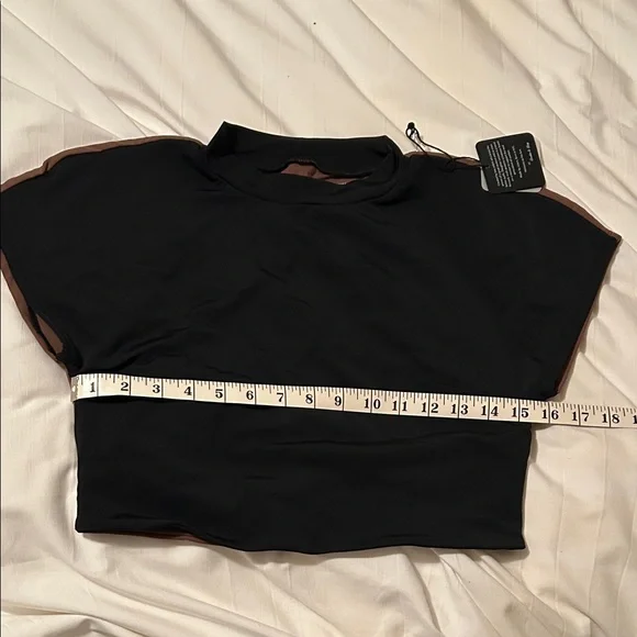 Daughter Lessons GNO Crop Top - Picture 6 of 9